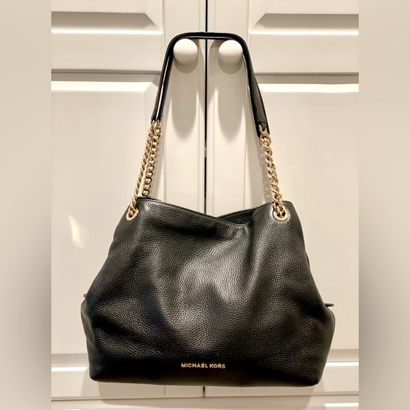 Michael Kors Handbags - Michael Kors Jet Set Bag